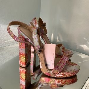 Cute Summer Floral Printed Strappy Heels Sz7